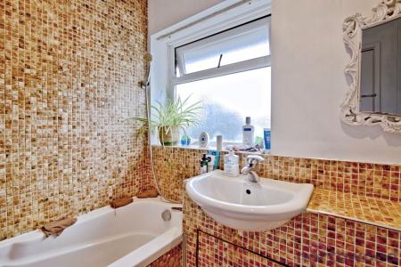 3 bedroom Terraced House for sale in Kempton Avenue, Hornchurch, RM12