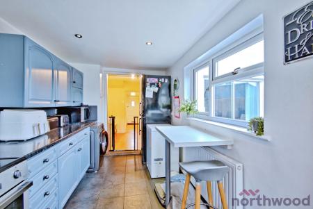 3 bedroom Terraced House for sale in Kempton Avenue, Hornchurch, RM12