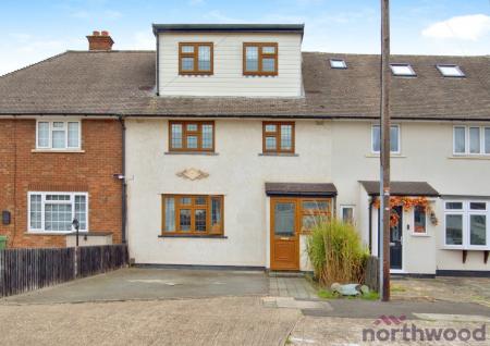 3 bedroom Terraced House for sale in Kempton Avenue, Hornchurch, RM12