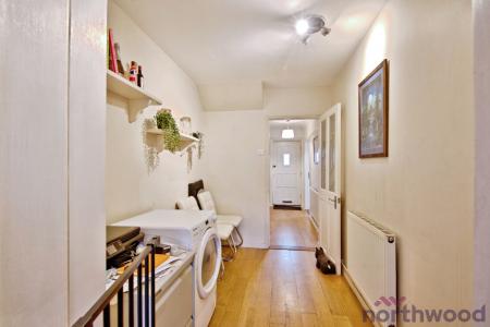 3 bedroom Terraced House for sale in Kempton Avenue, Hornchurch, RM12