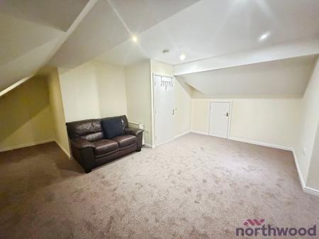 4 bedroom Duplex to let in Meachen Road, Colchester, CO2