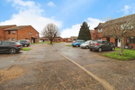 1 bedroom Flat for sale in Saxmundham Way, Clacton-On-Sea, CO16