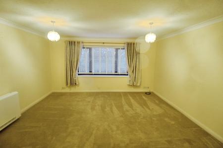 1 bedroom Flat for sale in Saxmundham Way, Clacton-On-Sea, CO16