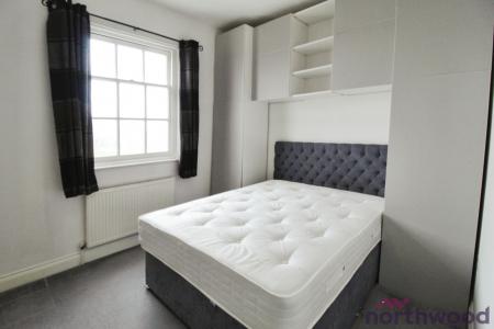 2 bedroom Apartment to let in East Terrace, Walton-on-the-Naze, CO14