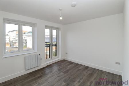 2 bedroom Flat to let in West Avenue, Clacton-On-Sea, CO15
