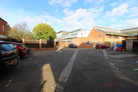 2 bedroom Flat to let in West Avenue, Clacton-On-Sea, CO15