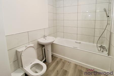 2 bedroom Flat to let in West Avenue, Clacton-On-Sea, CO15