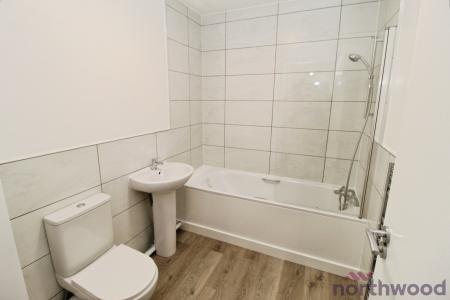 2 bedroom Flat to let in West Avenue, Clacton-On-Sea, CO15