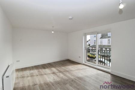 2 bedroom Flat to let in West Avenue, Clacton-On-Sea, CO15