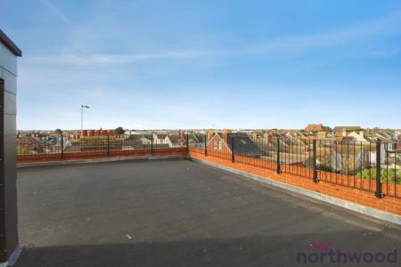 2 bedroom Flat to let in West Avenue, Clacton-On-Sea, CO15