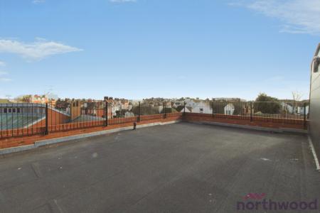 2 bedroom Flat to let in West Avenue, Clacton-On-Sea, CO15