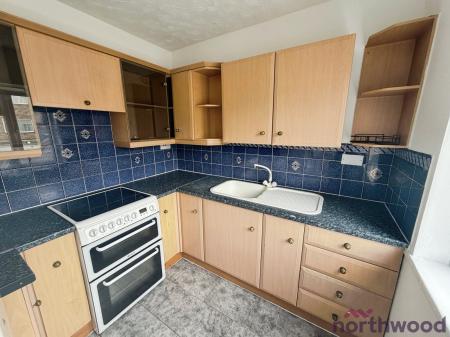 2 bedroom Flat to let in Marine Parade East, Clacton-On-Sea, CO15