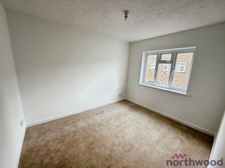 2 bedroom Flat to let in Marine Parade East, Clacton-On-Sea, CO15