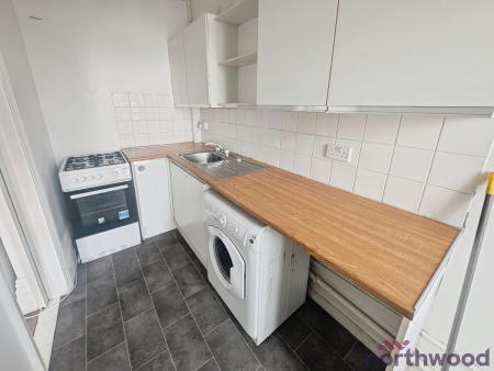 1 bedroom Flat to let in 69 Marine Parade East, Clacton-On-Sea, CO15