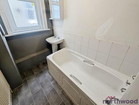 1 bedroom Flat to let in 69 Marine Parade East, Clacton-On-Sea, CO15