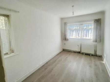 2 bedroom Flat to let in Edith Road, Clacton-On-Sea, CO15