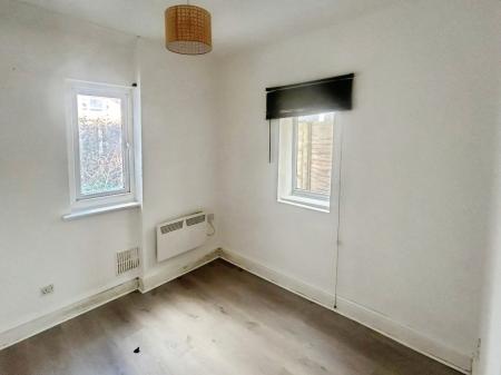 2 bedroom Flat to let in Edith Road, Clacton-On-Sea, CO15