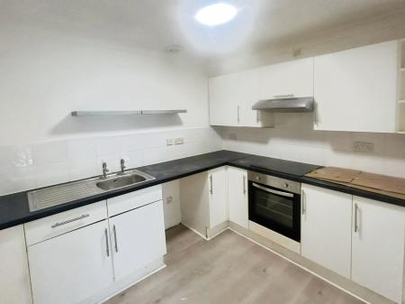 2 bedroom Flat to let in Edith Road, Clacton-On-Sea, CO15