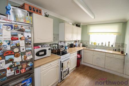 2 bedroom Retirement property for sale in Olivers Close, Clacton-On-Sea, CO15