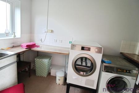 2 bedroom Retirement property for sale in Olivers Close, Clacton-On-Sea, CO15