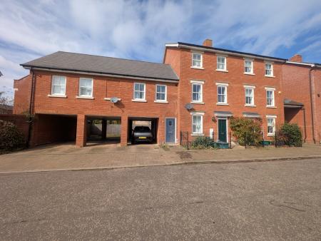 2 bedroom Maisonette to let in Cavalry Road, Colchester, CO2