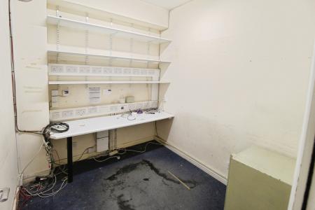 1 bedroom Commercial Property to let in JD Sports