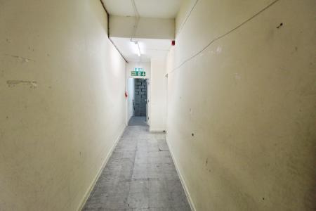 1 bedroom Commercial Property to let in JD Sports