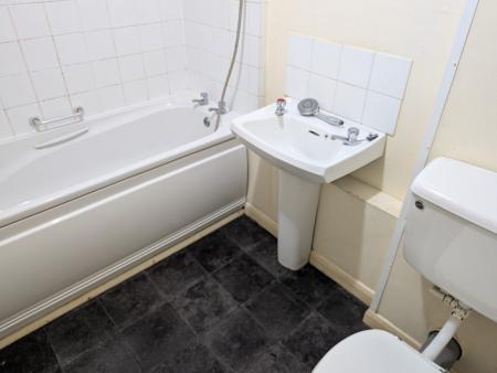 1 bedroom Flat to let in Skelmersdale Road, Clacton-On-Sea, CO15