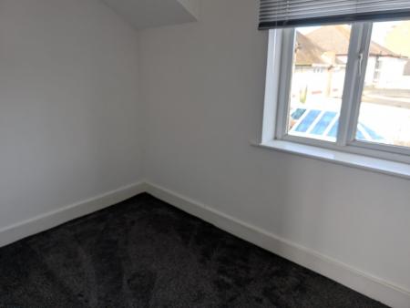 3 bedroom Flat to let in Carnarvon Road, Clacton-On-Sea, CO15