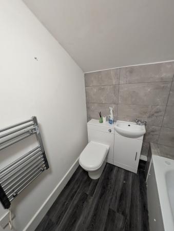 3 bedroom Flat to let in Carnarvon Road, Clacton-On-Sea, CO15