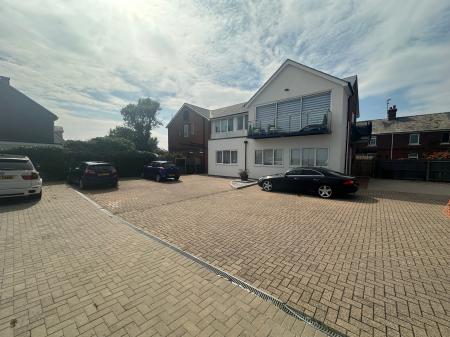 East Terrace, Walton-on-the-Naze, CO14