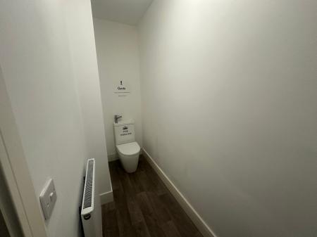 4 bedroom Flat to let in East Terrace, Walton-on-the-Naze, CO14