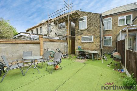 3 bedroom End of terrace house for sale in (SALES) Birkbeck Road, Romford, RM7