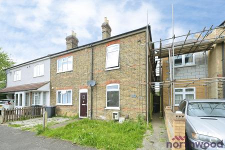 3 bedroom End of terrace house for sale in (SALES) Birkbeck Road, Romford, RM7