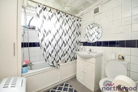 3 bedroom End of terrace house for sale in (SALES) Birkbeck Road, Romford, RM7