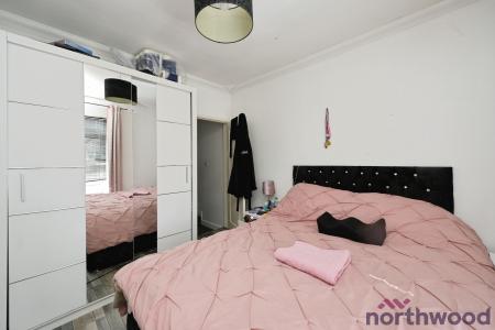 3 bedroom End of terrace house for sale in (SALES) Birkbeck Road, Romford, RM7