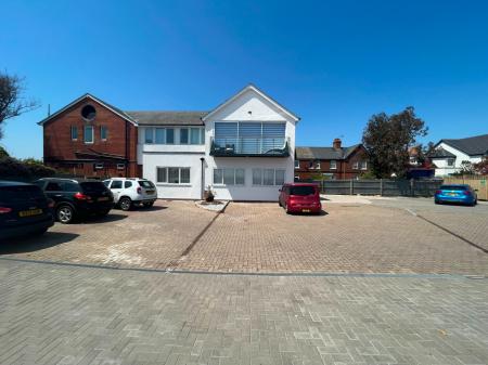 East Terrace, Walton-on-the-Naze, CO14