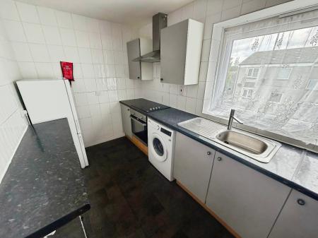 2 bedroom Flat for sale in Nayland Drive, Clacton-On-Sea, CO16