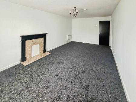 2 bedroom Flat for sale in Nayland Drive, Clacton-On-Sea, CO16