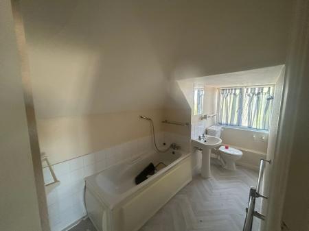 1 bedroom Flat to let in Skelmersdale Road, Clacton-On-Sea, CO15