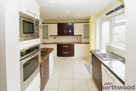 3 bedroom End of terrace house to let in Tyler Avenue, Clacton-On-Sea, CO16