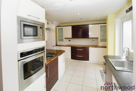 3 bedroom End of terrace house to let in Tyler Avenue, Clacton-On-Sea, CO16