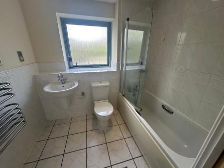 2 bedroom Flat to let in Quayside Drive, Colchester, CO2