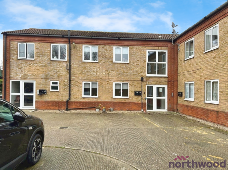 3 bedroom Flat to let in Station Road, Thorpe-le-Soken, CO16