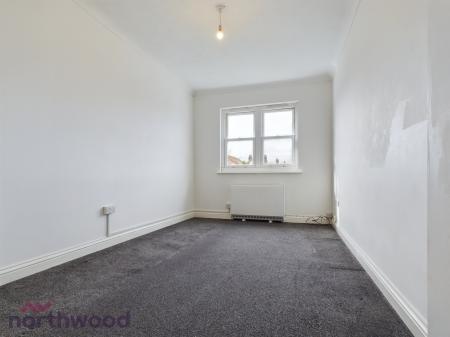 3 bedroom Flat to let in Skelmersdale Road, Clacton-On-Sea, CO15