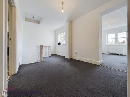 3 bedroom Flat to let in Skelmersdale Road, Clacton-On-Sea, CO15
