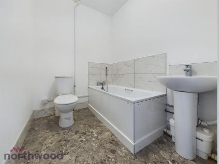 3 bedroom Flat to let in Skelmersdale Road, Clacton-On-Sea, CO15
