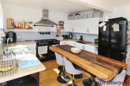 3 bedroom Semi-detached house for sale in Arnold Road, Clacton-On-Sea, CO15