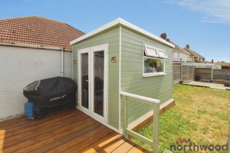 3 bedroom Semi-detached house for sale in Arnold Road, Clacton-On-Sea, CO15