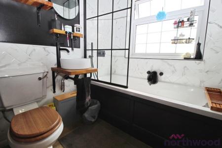 3 bedroom Semi-detached house for sale in Arnold Road, Clacton-On-Sea, CO15